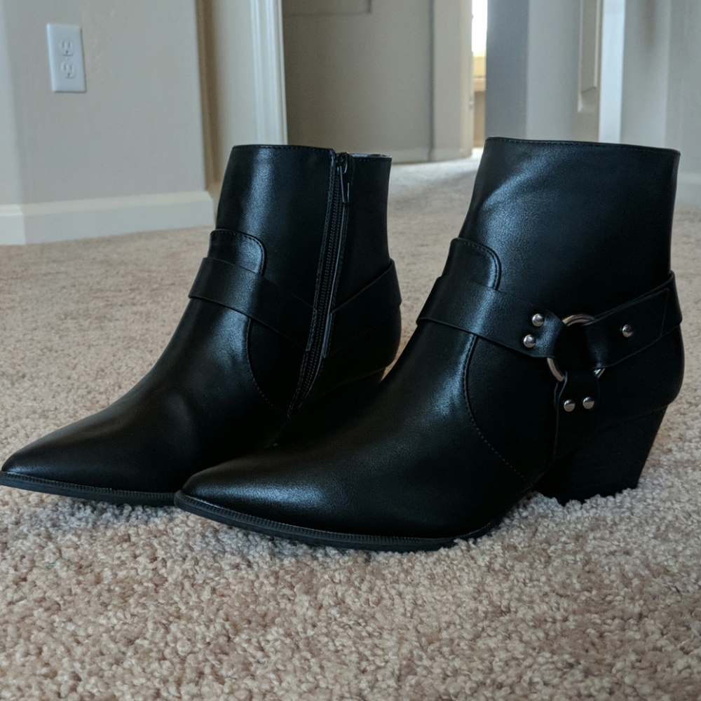 PAXTON FAUX LEATHER POINTED BOOTIE